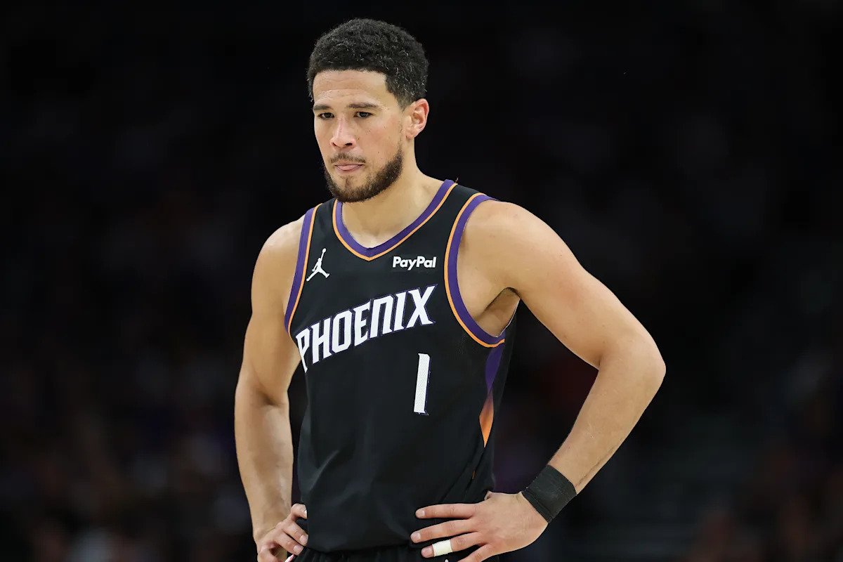 Devin Booker critica al funcionario de la NBA James Williams después de la derrota de los Suns en el Juego 2: “Terrible esta noche”