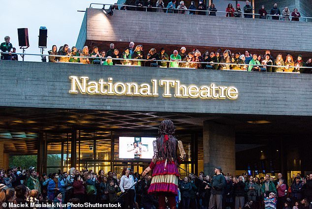 El Teatro Nacional cobra tarifas más altas a las familias de clase media utilizando el controvertido “precio dinámico” para subsidiar entradas baratas para los desempleados