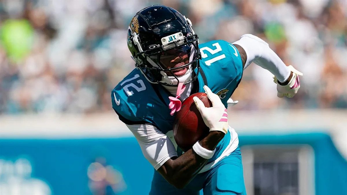 Los Jaguars negociaron mucho para conseguir a Travis Hunter y la restricción del CB limita su techo