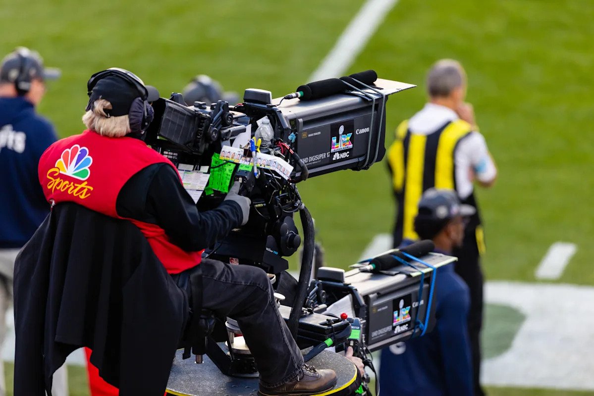 El senador estadounidense planea presentar un proyecto de ley destinado a poner fin a las prohibiciones deportivas y facilitar que los aficionados vean los partidos.