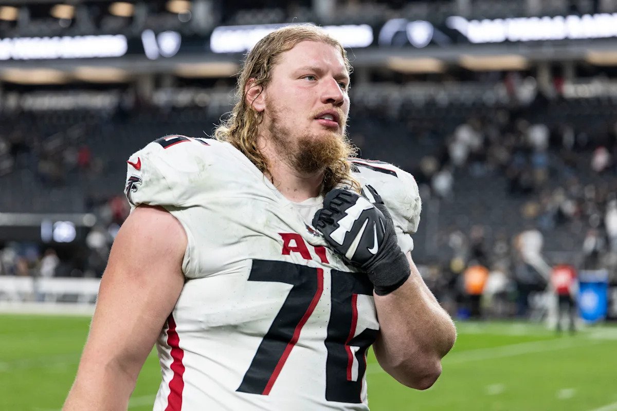Los Falcons firman al OT Jawaan Taylor el mismo día que se retira Kaleb McGary