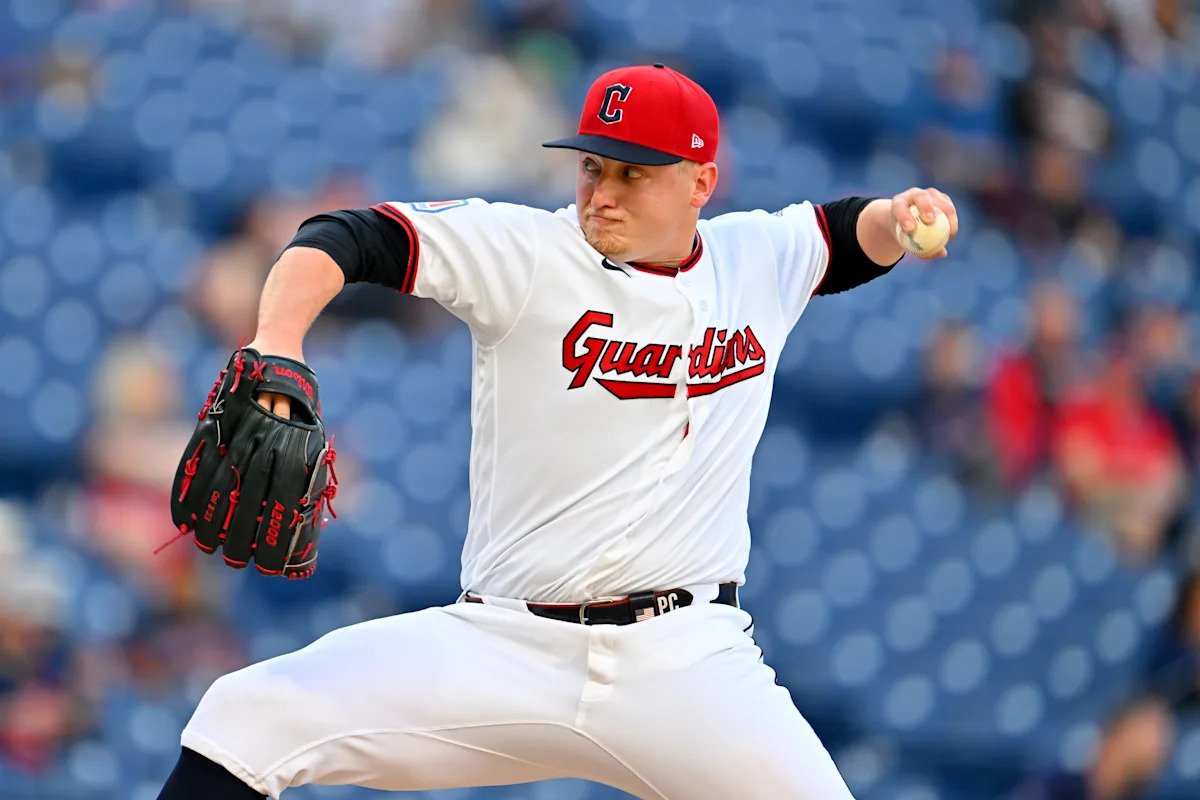 El intento sin hits del novato de los Guardianes, Parker Messick, fue rechazado por los Orioles en la novena entrada.