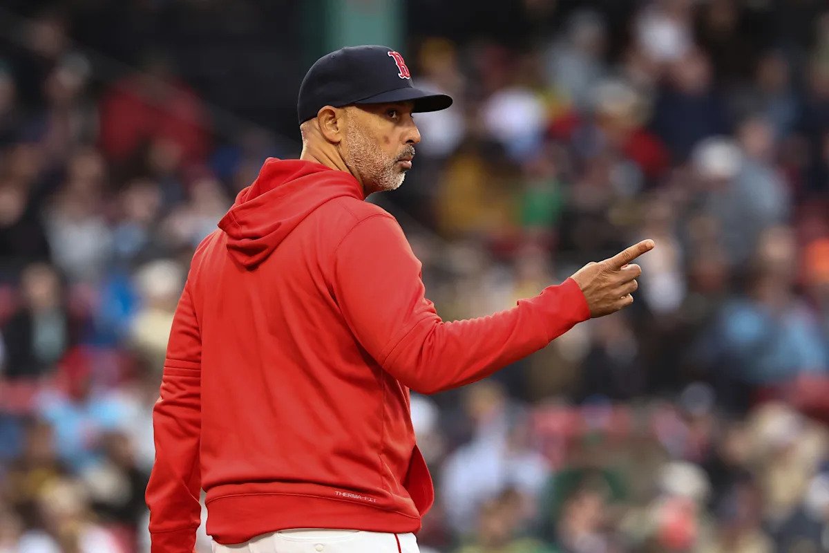 Alex Cora tenía raras cualidades de liderazgo. Pero los Medias Rojas despidieron a los intocables de manera sorprendente.