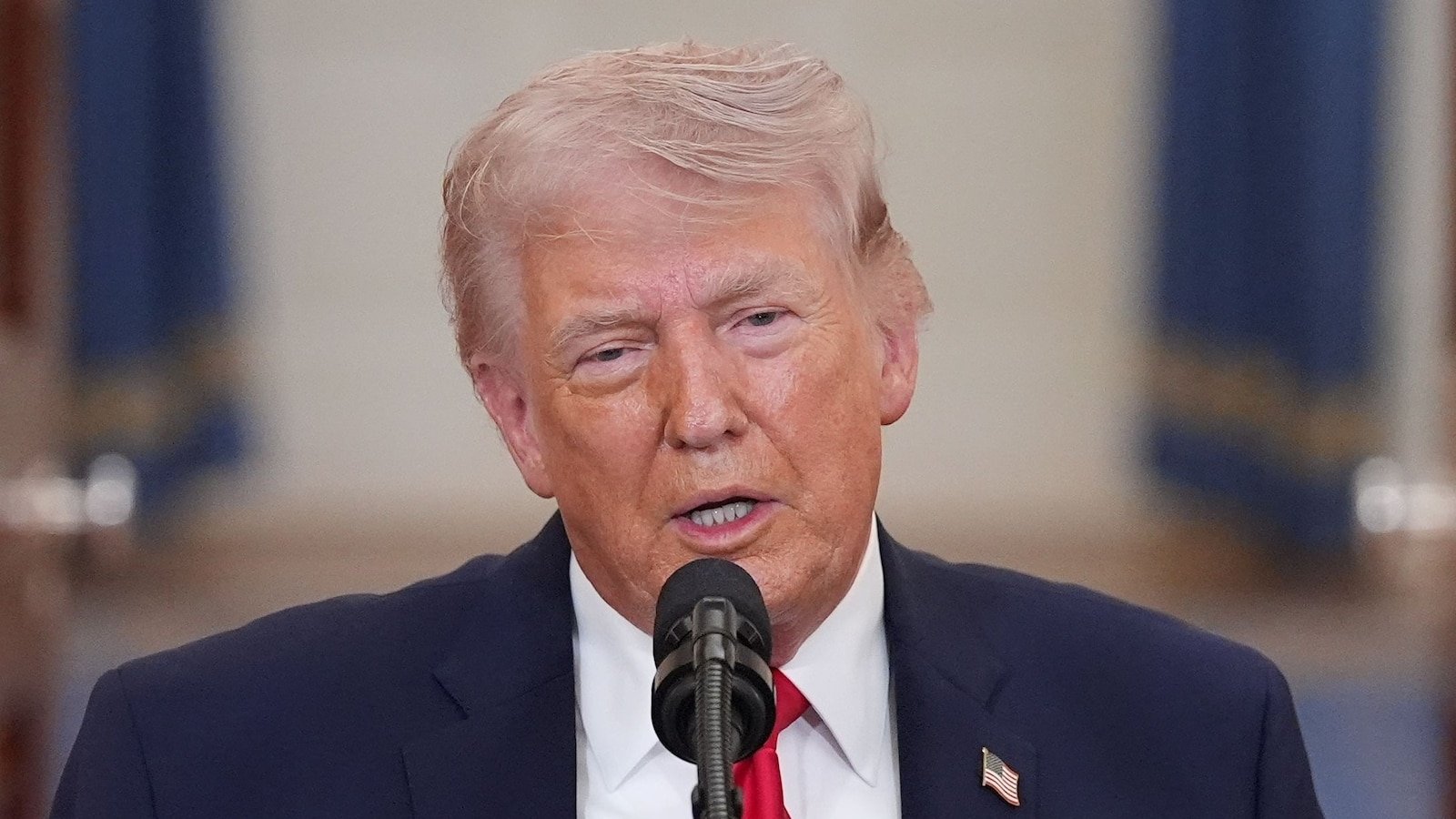 Trump dice que firmará una orden para pagar a todos los empleados del DHS mientras continúa el cierre