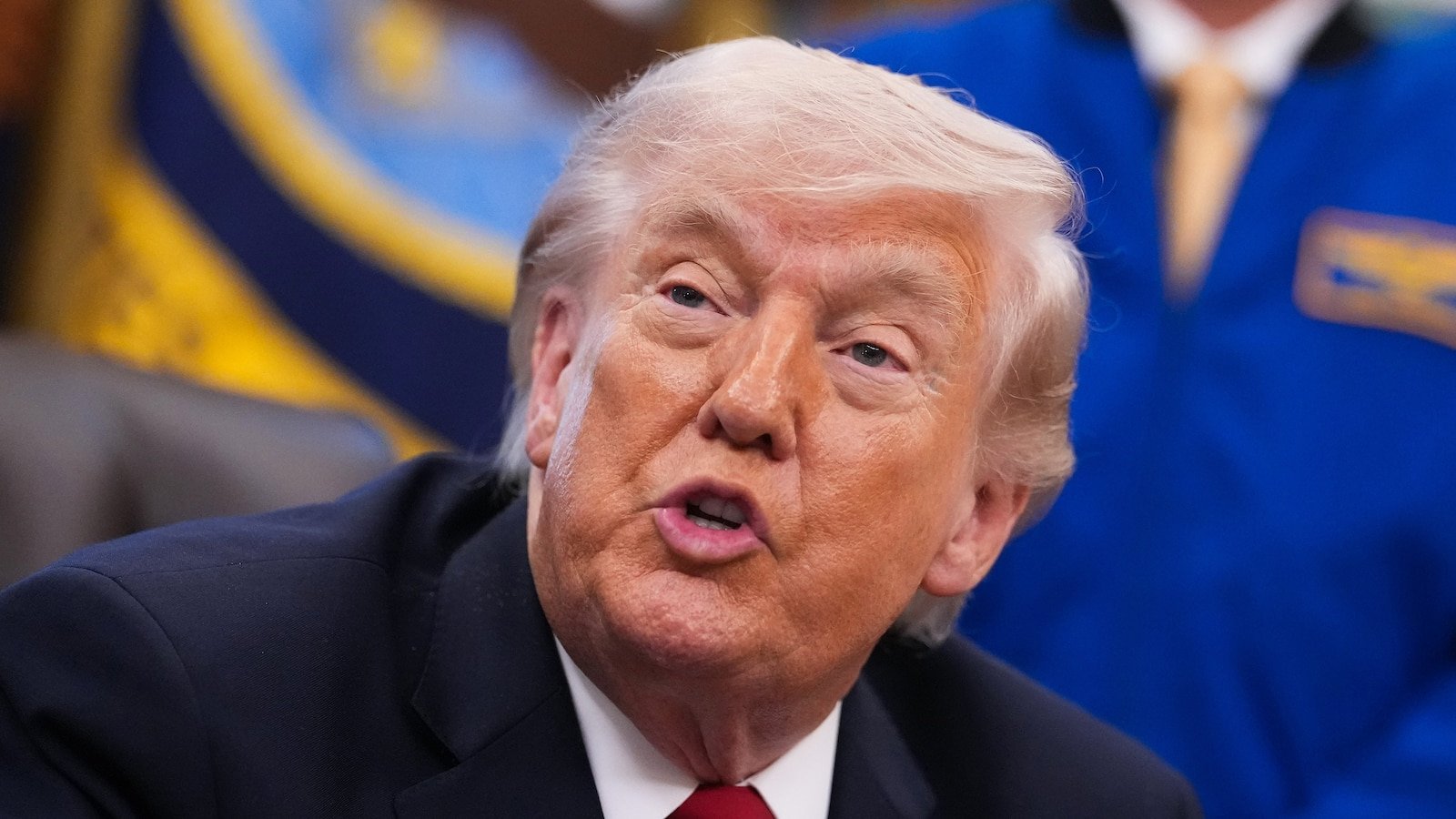 Los demócratas del Senado están presionando a la Casa Blanca por políticas relajadas de recopilación de datos