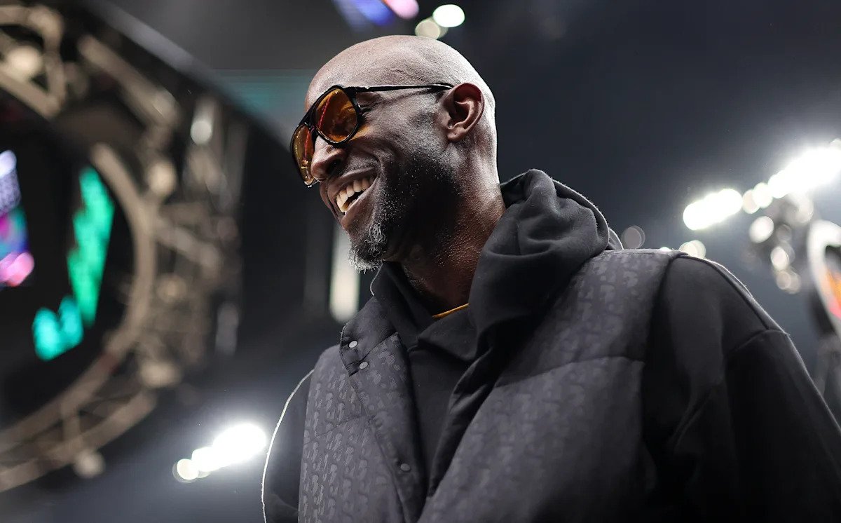 Kevin Garnett y Timberwolves se reconcilian oficialmente en su primera aparición en un partido en casa desde 2018
