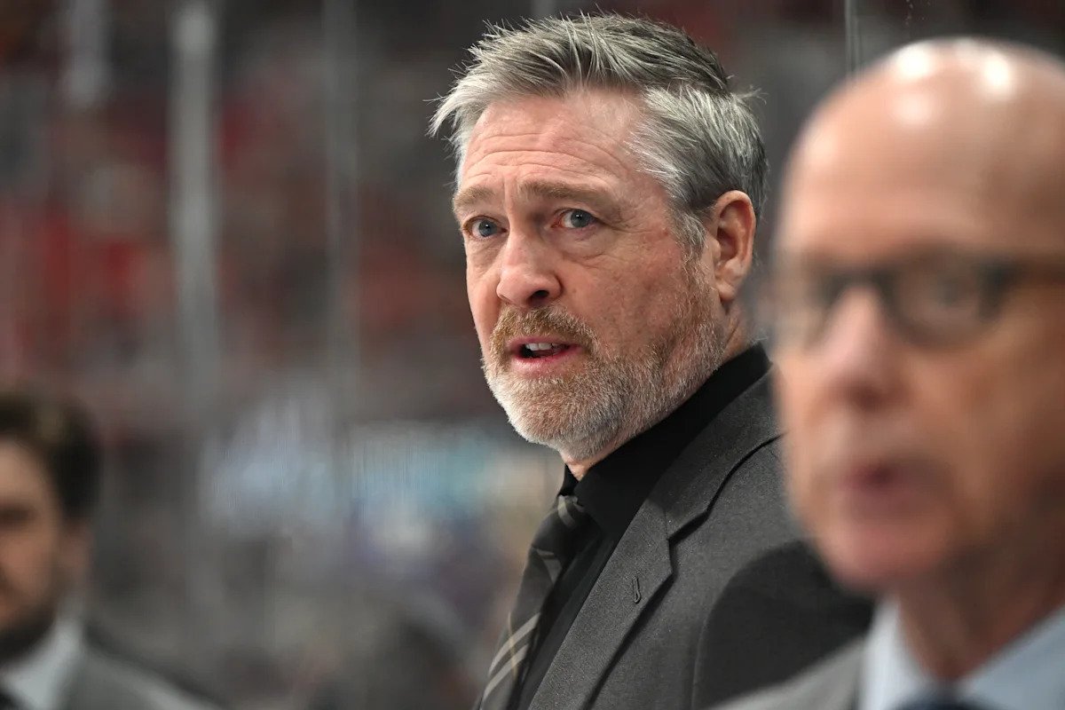 Los Islanders despiden al entrenador Patrick Roy cuatro juegos antes de los playoffs y contratan a Peter DeBoer como reemplazo