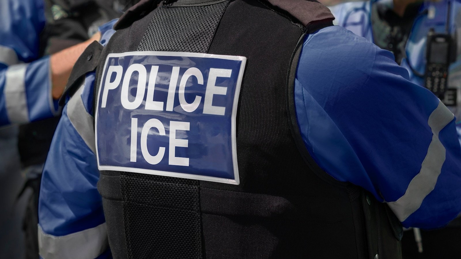 Agente de ICE acusado de dos cargos de agresión en Minneapolis