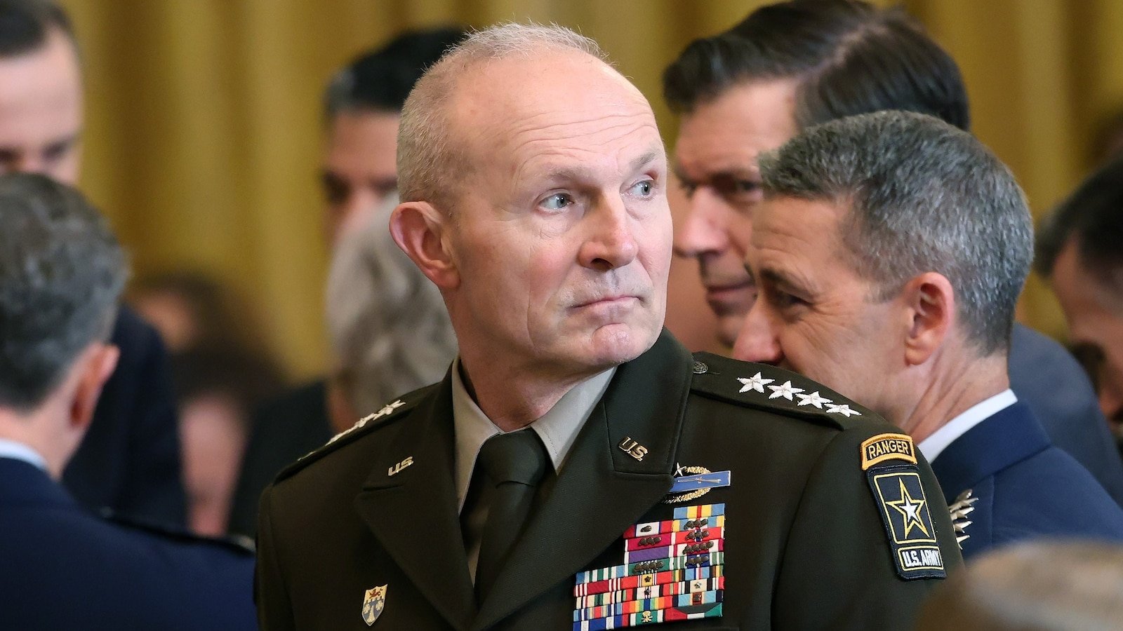 Hegseth pidió la dimisión del jefe del Estado Mayor del ejército, general Randy George: fuentes