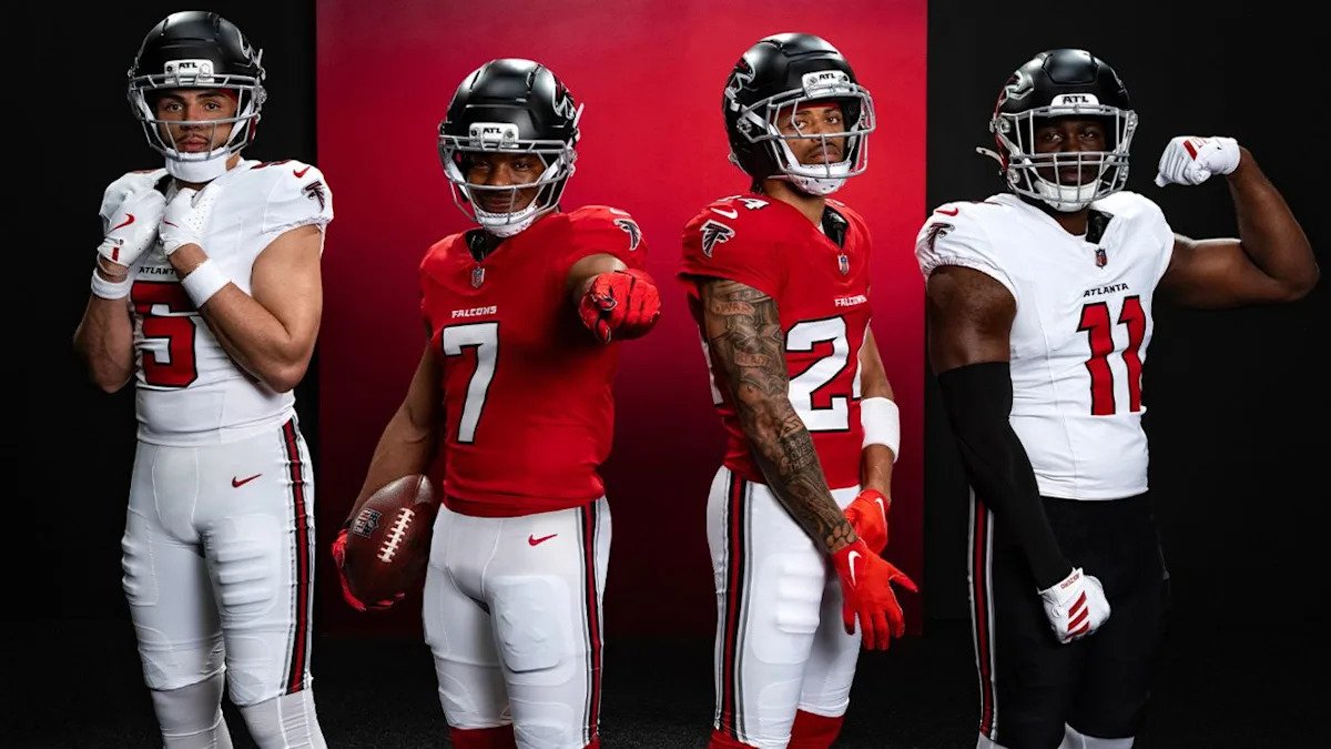 Los Falcons vuelven al rojo como color principal de local en el último rediseño de sus uniformes.
