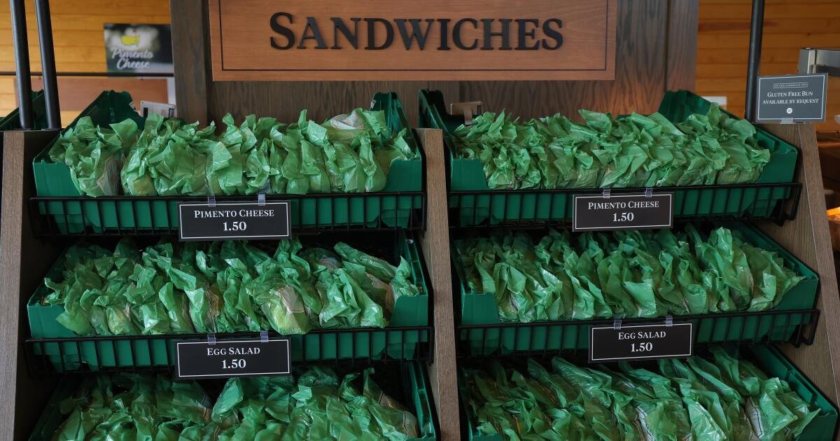Masters abraza los precios nostálgicos de los alimentos con el icónico sándwich de $1,50