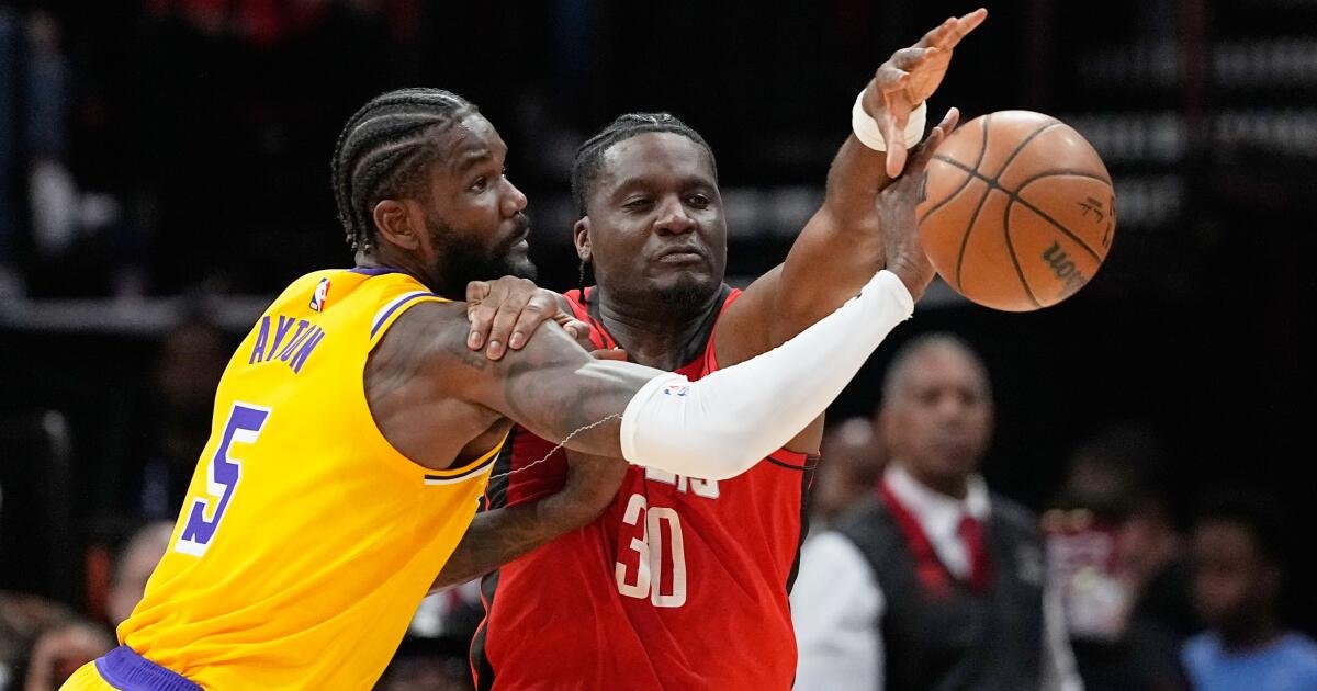 Los Lakers se preparan para la serie contra los Rockets con énfasis en los rebotes