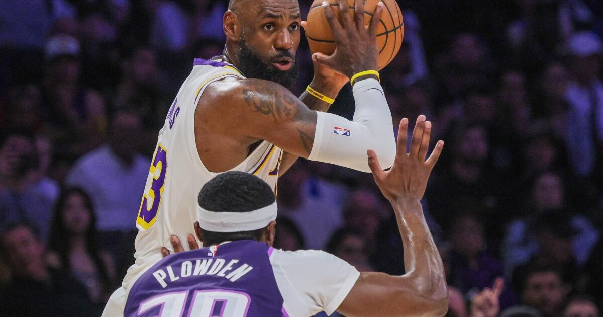 LeBron James de los Lakers no jugará contra los Thunder esta noche