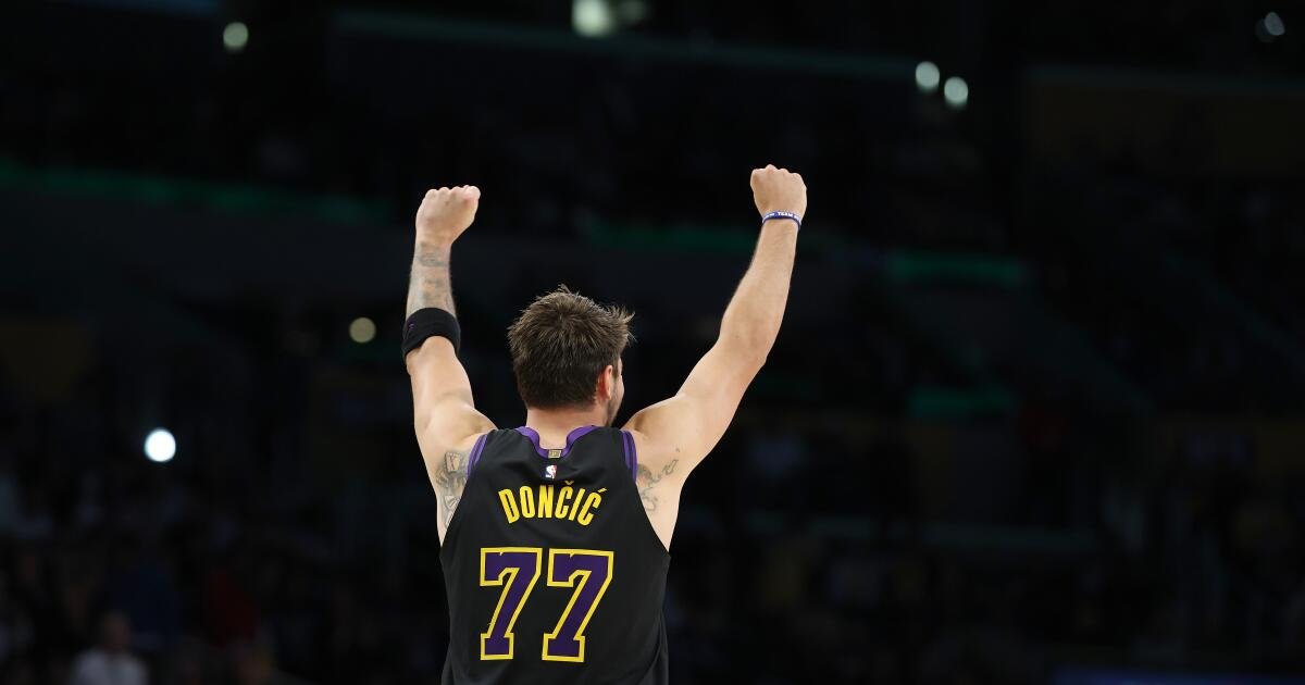 Luka Doncic de los Lakers se ha clasificado para los premios de postemporada de la NBA tras ser convocado