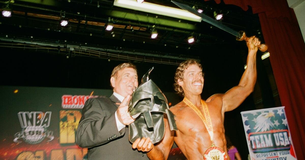 El hijo de Schwarzenegger, Joseph Baena, gana un concurso de culturismo