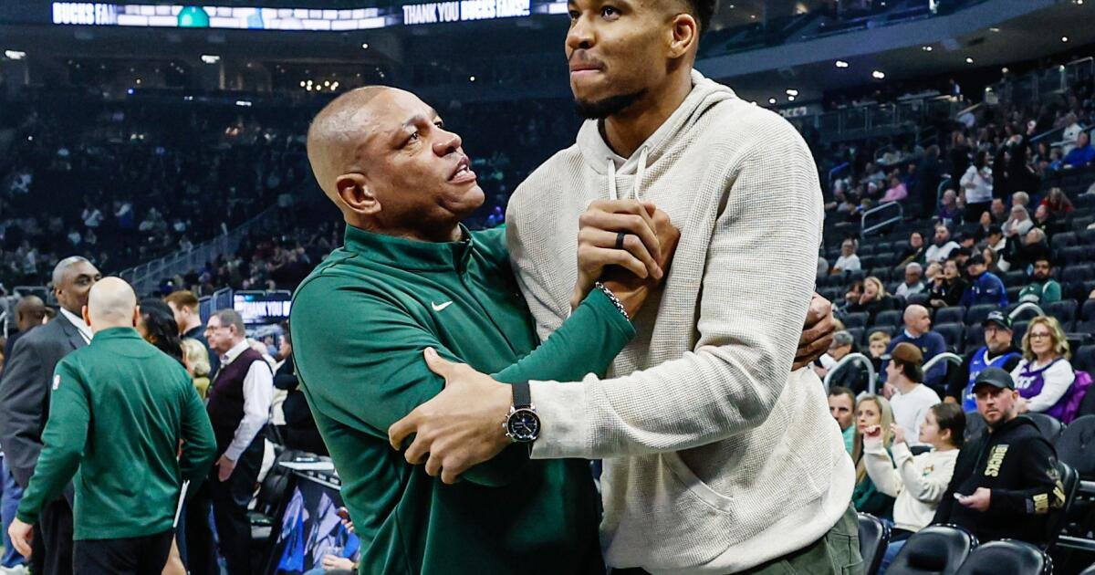 El entrenador de HOF, Doc Rivers, de gira en Milwaukee. ¿Será Giannis Antetokounmpo el próximo?