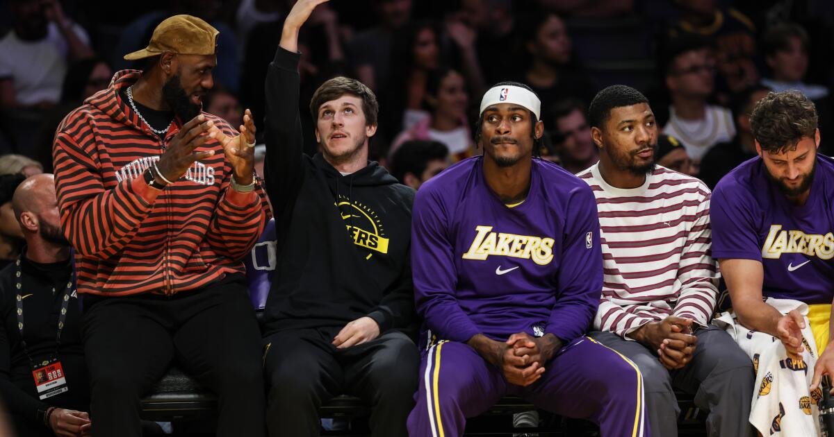 Columna: Los Broken Lakers tienen que terminar la temporada
