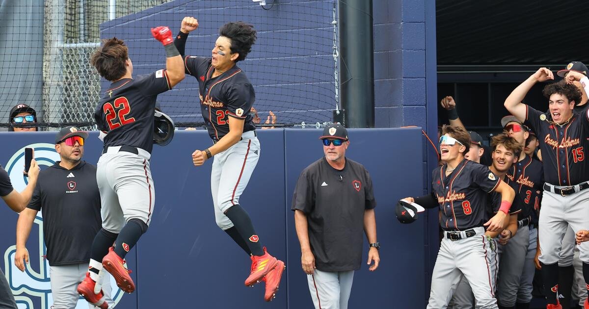 Crescendos de nivel de intensidad para Orange Lutheran-St. Serie de Béisbol Juan Bosco