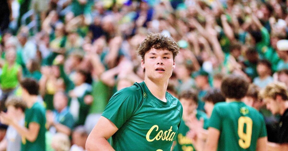 La estrella del voleibol de Mira Costa, Mateo Fürbringer, prospera bajo presión