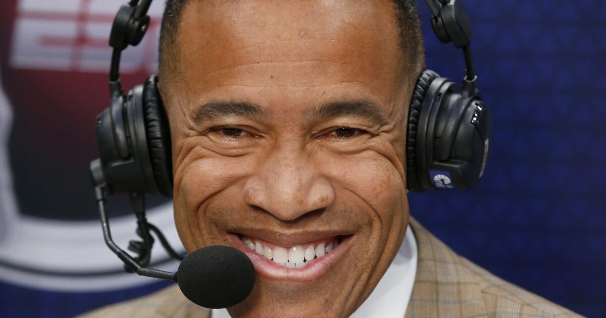 El locutor de jugada por jugada Mark Jones deja ESPN después de 36 años.