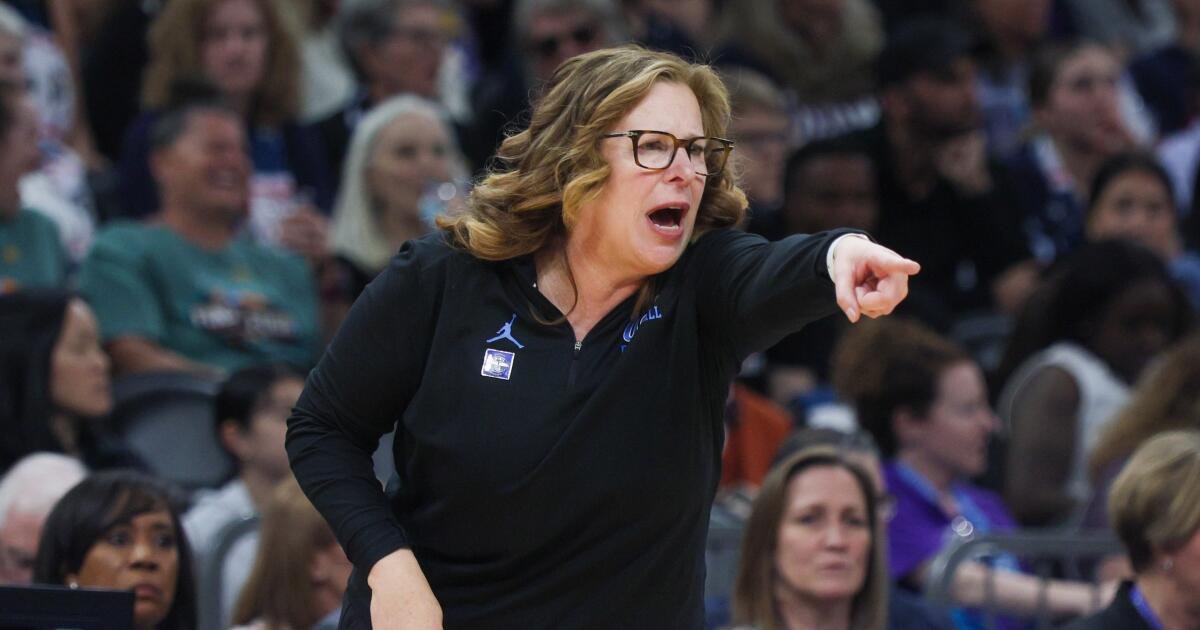 UCLA quiere superar el programa de Carolina del Sur que la inspiró