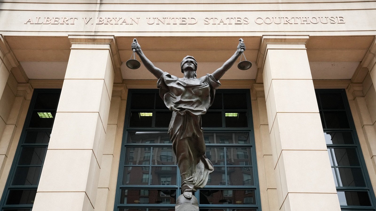 Tras la acusación de Comey por supuestas amenazas, Trump reitera el término “86” como término mafioso para asesinato