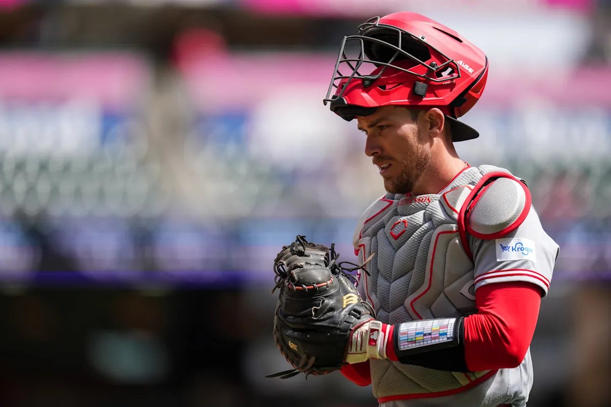 El error del receptor de los Rojos Tyler Stephenson en las Pequeñas Ligas lleva a una entrada de 7 carreras para los Cachorros