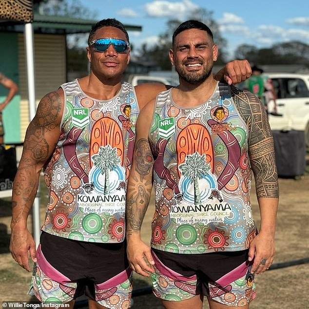 La leyenda del fútbol Willie Tonga impidió que su colega de la NRL se suicidara en cuestión de segundos. Ahora cuenta cómo el “milagro” le ayudó a salvar su propia vida