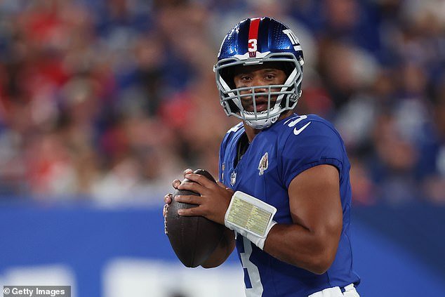 La carrera de Russell Wilson en la NFL puede haber terminado ya que el legendario mariscal de campo tiene “discusiones profundas” sobre el papel de la televisión impactante.