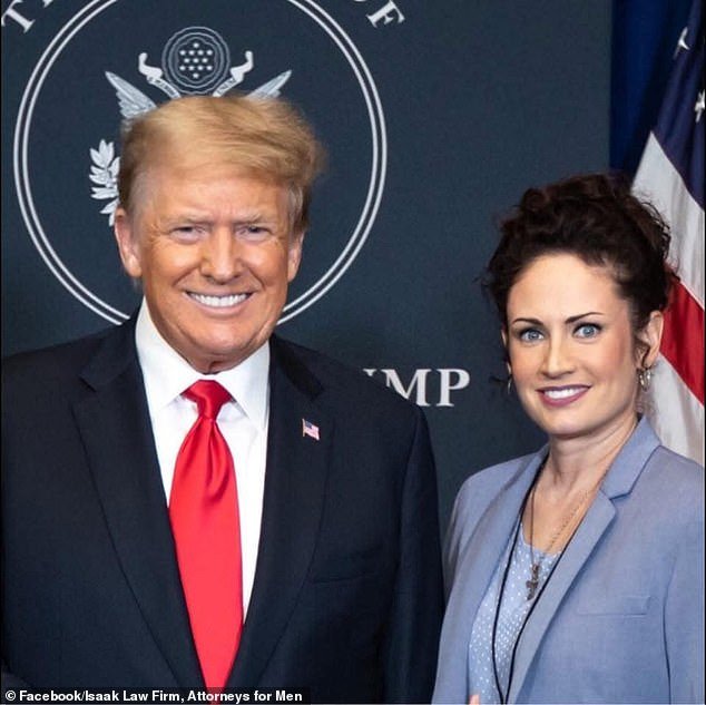 Conozca a la nueva abogada de inmigración de Trump: ELLA calificó a las mujeres de “maestros manipuladores” que producen bebés para pagar el cuidado infantil y se sientan en casa todo el día “drogadas con Xanax”