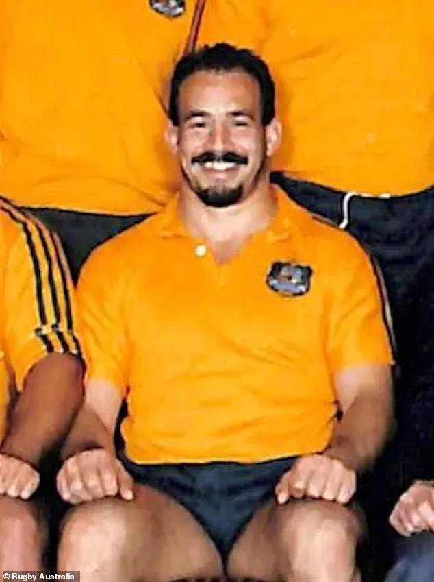 Una de las mayores leyendas del fútbol australiano vive en las calles en medio de un impactante drama legal.