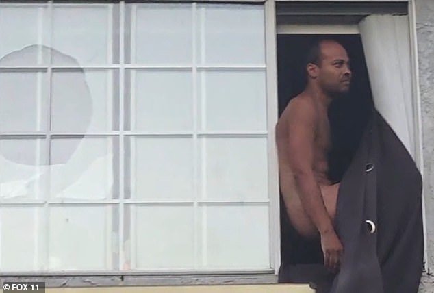 Los asustados habitantes de un tranquilo pueblo de California viven con miedo del vecino “Flasher” que causa estragos con sus diatribas demoníacas.