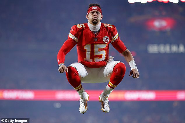 Apenas unos meses después de que el mariscal de campo se rompiera el ligamento cruzado anterior, los Chiefs le dieron un impresionante impulso a la lesión de Patrick Mahomes.