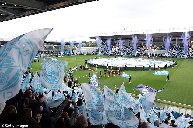 Los aficionados del Manchester United han calificado de “vergüenza” que se haya confirmado la sede de la final de la Copa Juvenil contra el Manchester City.