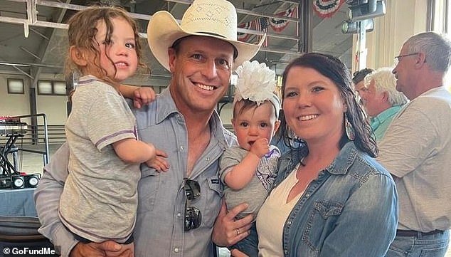 La esposa del entrenador de rodeo del estado de Montana sufre un extraño accidente con un caballo que le provocó heridas horribles, incluida la pérdida de una mano.