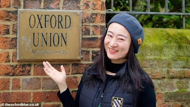 La Unión de Oxford se sumió en un nuevo caos cuando el nuevo presidente fue destituido por fraude electoral