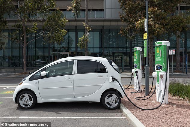 Por qué pronto se podría exigir a los australianos que financien el lanzamiento de cargadores de vehículos eléctricos, incluso si no conducen uno
