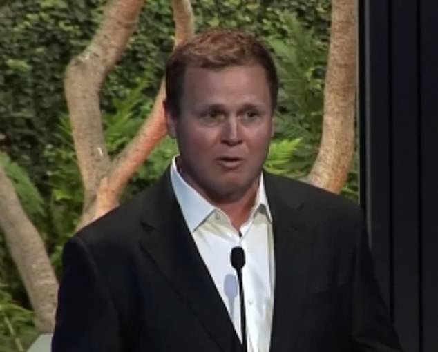 Las posibilidades de Spencer Pratt de ganar la carrera por la alcaldía de Los Ángeles aumentan después de un espectacular debate televisivo en el que una ex estrella de reality eliminó a sus rivales demócratas.