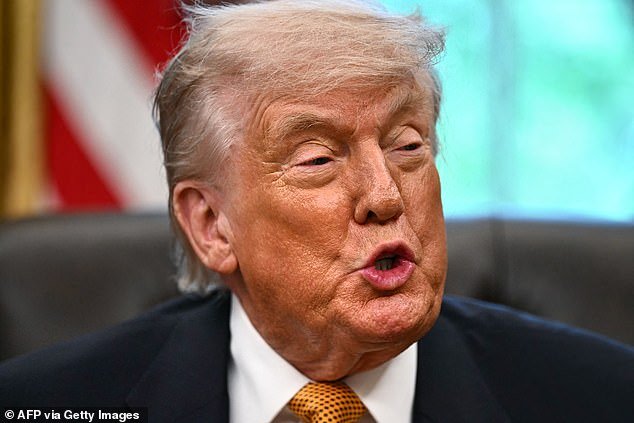¡Ahora Trump se vuelve contra la FIFA! El presidente admite que ni siquiera él pagaría las entradas para el Mundial: el último golpe para los organizadores