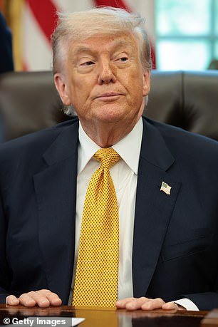 El círculo íntimo de Trump está entrando en pánico por la carnicería a mediano plazo en la guerra de Irán, mientras que la gasolina a 4,58 dólares y el aumento de las tarifas aéreas pesan sobre los estadounidenses.