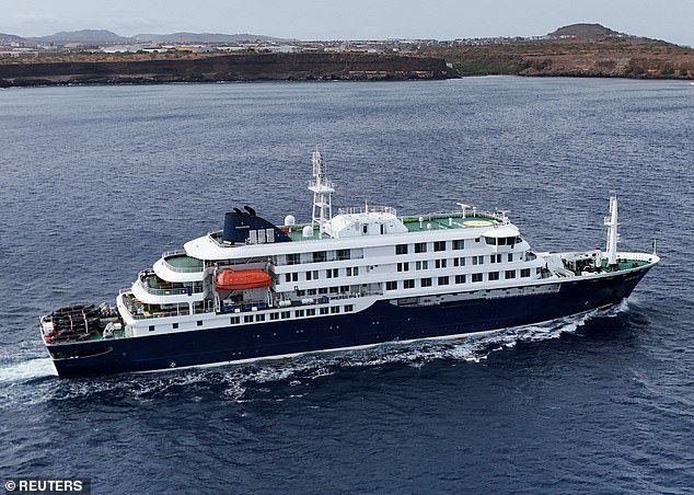 Más de 20 pasajeros y tripulantes británicos a bordo del crucero afectado por hantavirus podrían volar de regreso al Reino Unido este fin de semana tras llegar a Tenerife