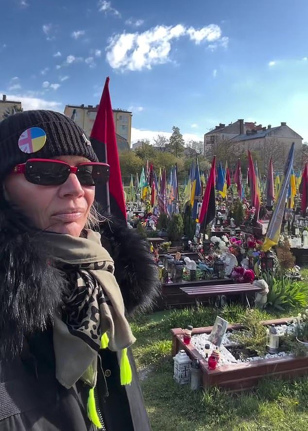 Jodie Kidd conduce desde Gran Bretaña hasta Ucrania, devastada por la guerra, mientras se une a un convoy de vehículos benéficos para ayudar en la lucha contra Putin.