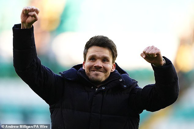 Celtic Park fue el escenario del mejor momento de Danny Rohl con los Rangers, pero regresa luciendo como un hombre perseguido