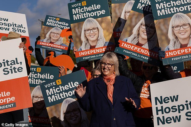 One Nation se está acercando a Farrer mientras los candidatos hacen su último intento de ganarse a los votantes australianos.