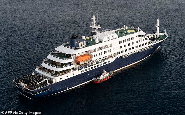 Dentro del barco contra el hantavirus se prepara para evacuar a los pasajeros en 24 HORAS: los CDC revelan un plan para 17 estadounidenses a bordo como médicos estadounidenses en alerta nacional