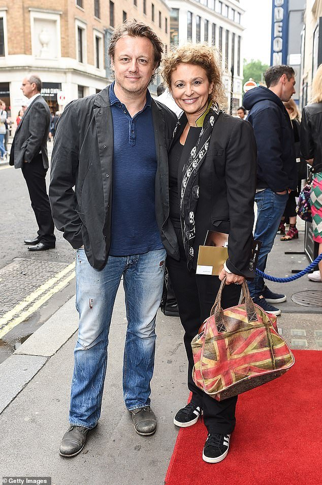 El marido de la estrella de Loose Women, Nadia Sawalha, Mark Adderley, será elegido concejal de Londres, después de haber sido suspendido del Partido Verde por “diatribas antisemitismo” en YouTube.
