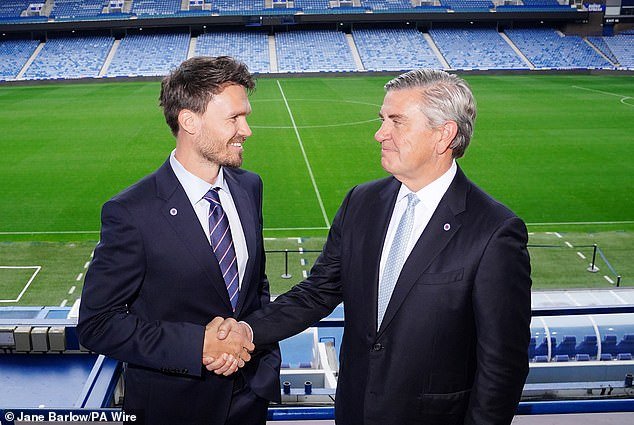 Danny Rohl está empezando a parecer un color fracasado… y el presidente de Ibrox, Andrew Cavenagh, no puede permitirse otra mala decisión