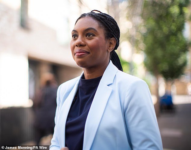 Kemi dice que los conservadores se retirarán del CEDH y reiniciarán las perforaciones en el Mar del Norte como parte de los planes de su gobierno.