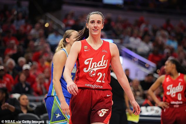Reportero de ESPN provoca airada reacción después de criticar la política “ridícula” que mantiene a los medios fuera de los vestidores de la WNBA