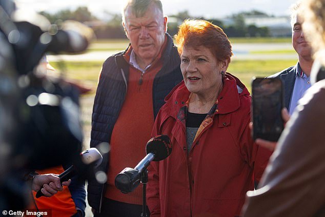 Pauline Hanson dice que los inmigrantes están de su lado después del deslizamiento de tierra de One Nation en Farrer